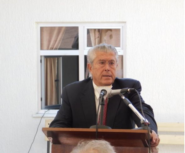 Dr. Carbonell en la inauguración del hospital en Addis Abeba